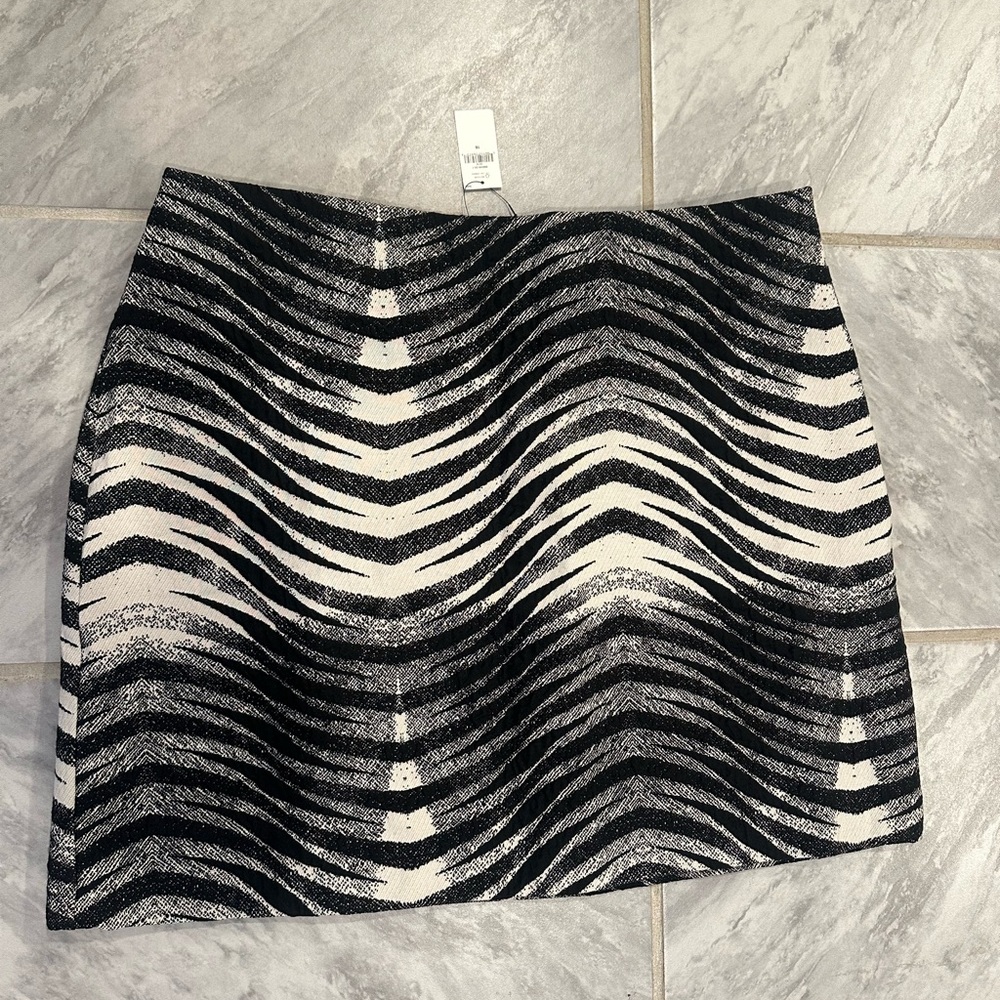 NWT Banana Republic Womens Zebra Pencil Skirt Size 16 Black & White